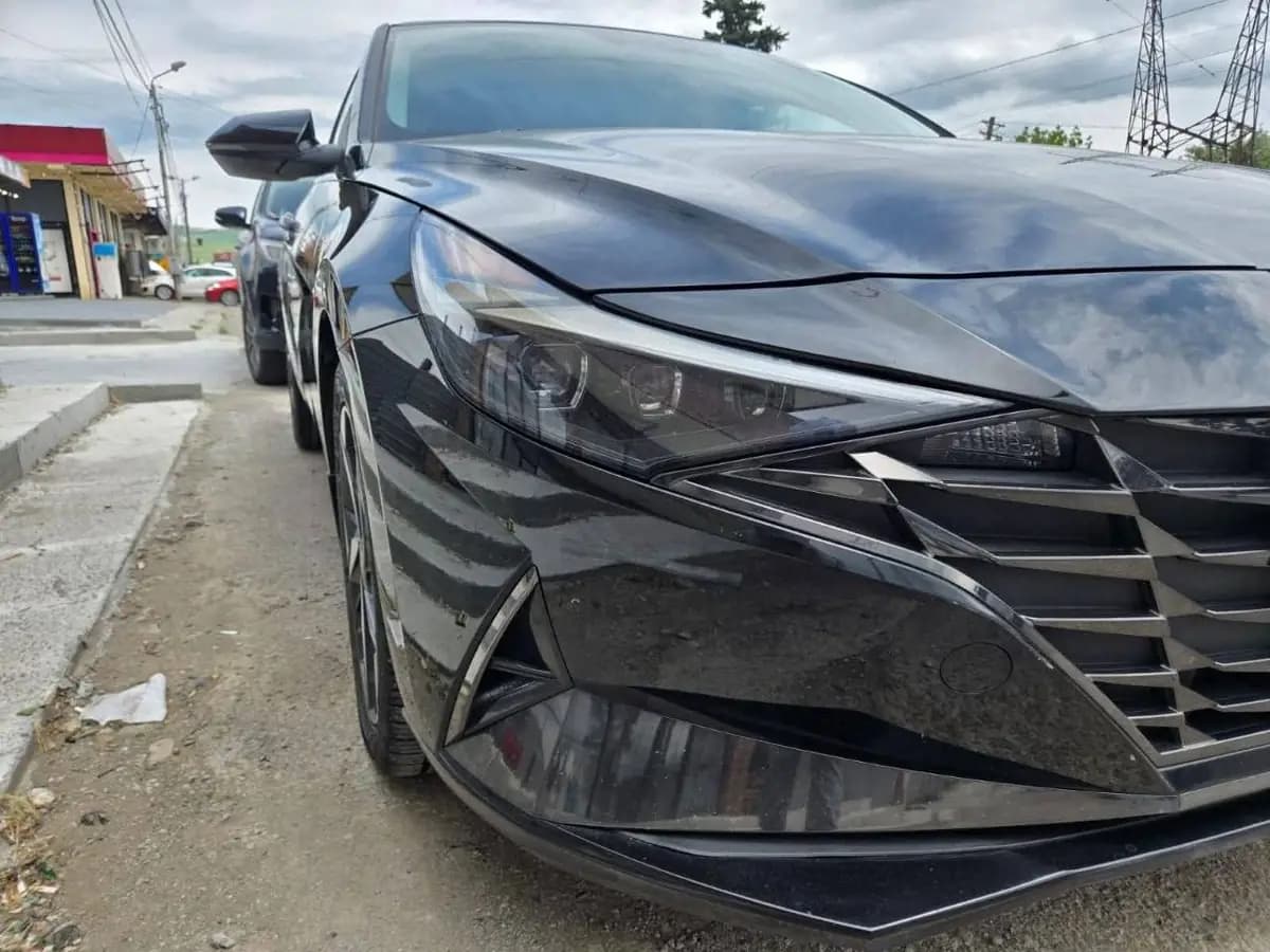 Hyundai Elantra Limited Hybrid